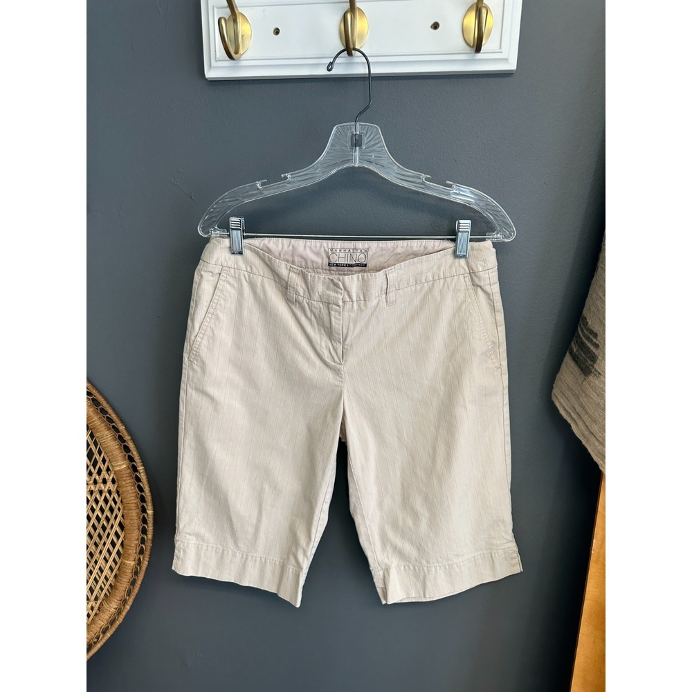 Manhattan‎ Chino NY&Co Bermuda Shorts Womens Size 6 Tan Pink Pinstripe Y2K Prep - Picture 2 of 5